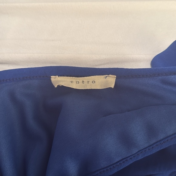 ENTRO Blue Ruffle Dress - Crepe fabric, Flowy, Feminine, Sleeveless, V-Neck - Picture 3 of 7